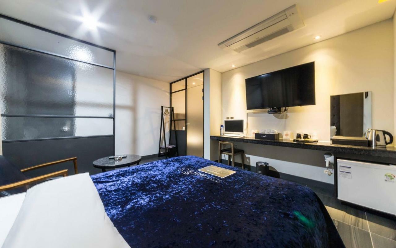 Design Hotel Ddeul& Osan Exterior foto